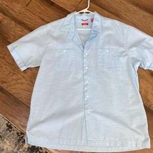 Izod Lightweight cotton button down shirt